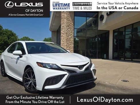 Used 2023 Toyota Camry SE FWD image 1