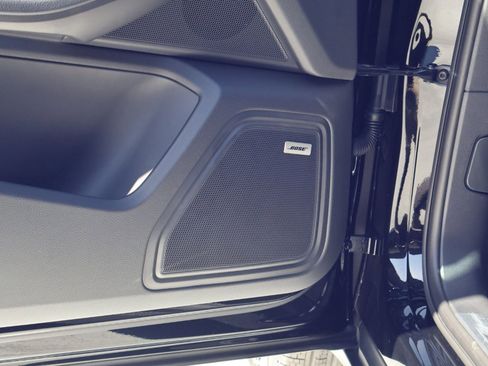 New 2026 Porsche Macan image 14