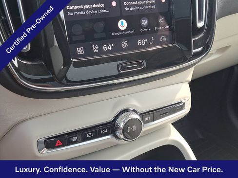 Certified 2023 Volvo XC40 B5 Ultimate w/ Protection Package Premier AWD/4WD image 16
