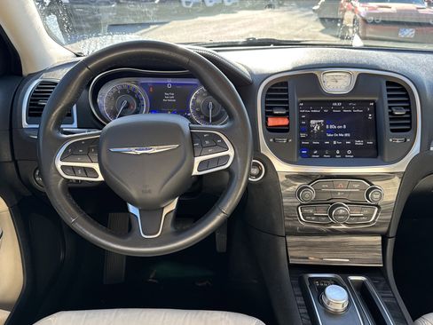 Used 2021 Chrysler 300 Touring w/ Sport Appearance Package image 27