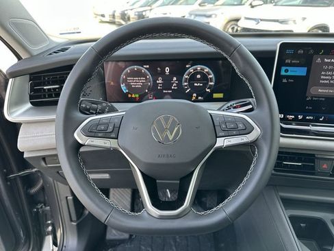 New 2026 Volkswagen Tiguan SE image 17