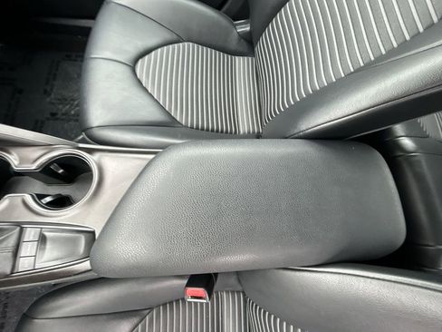 Used 2023 Toyota Camry SE image 20