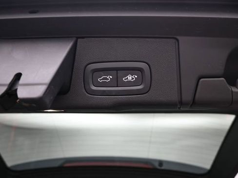 Certified 2023 Volvo XC60 B5 Plus w/ Climate Package FWD image 31