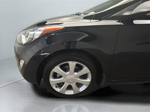 Used 2013 Hyundai Elantra Limited w/ Technology Pkg image 3