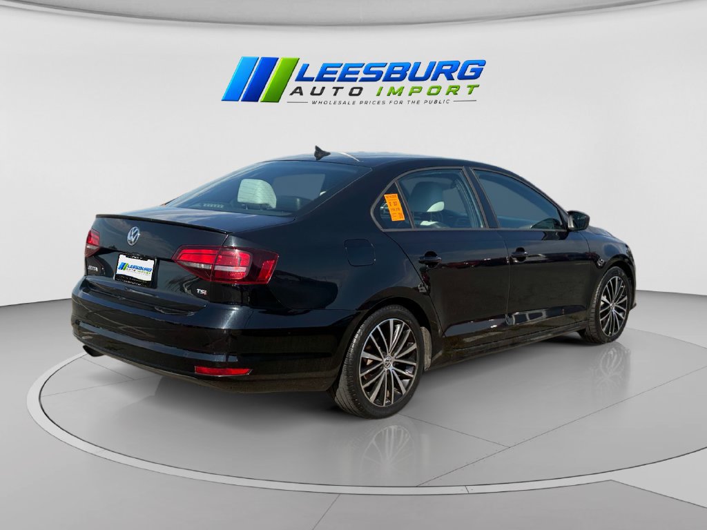 Used 2016 Volkswagen Jetta Sport FWD image 4