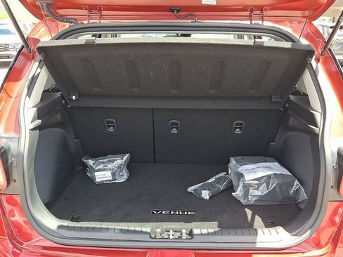 Used 2022 Hyundai Venue Limited w/ Cargo Package FWD image 28