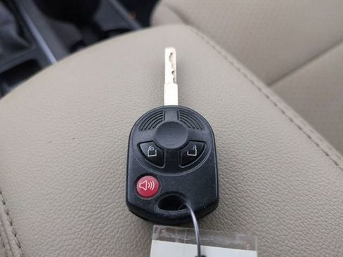 Used 2017 Ford Escape SE FWD image 26