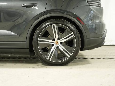 Used 2025 Porsche Macan Electric image 39