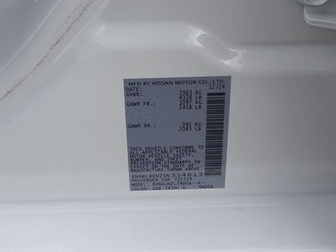 Used 2025 Nissan Altima 2.5 SV FWD image 41