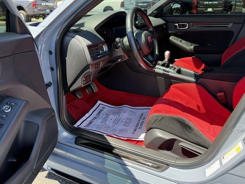 Used 2023 Honda Civic Type R image 16