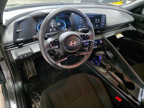 Certified 2025 Hyundai Elantra Sport FWD image 24