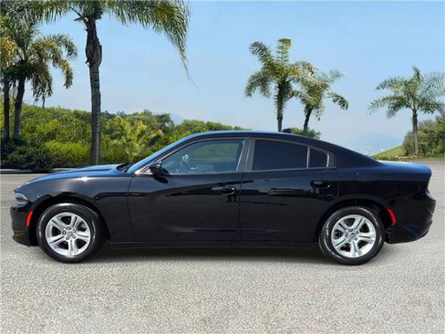 Used 2023 Dodge Charger SXT RWD image 2
