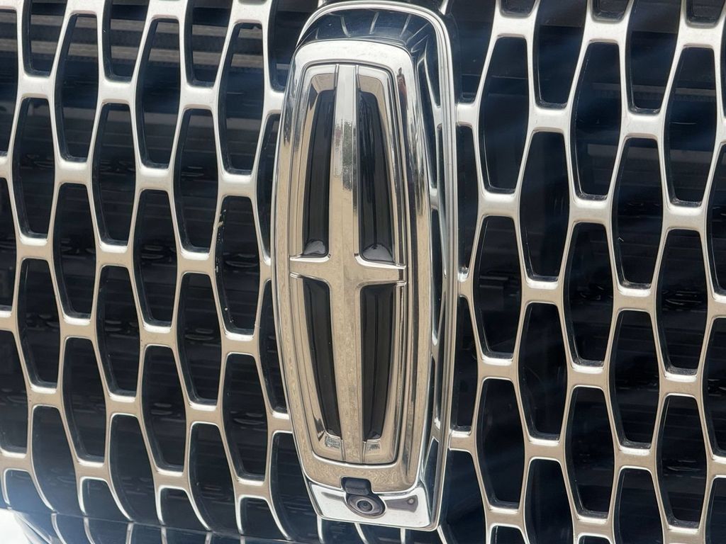 Certified 2024 Lincoln Aviator Reserve w/ Equipment Group 201A AWD/4WD image 9