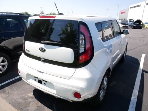 Used 2019 Kia Soul + FWD image 5