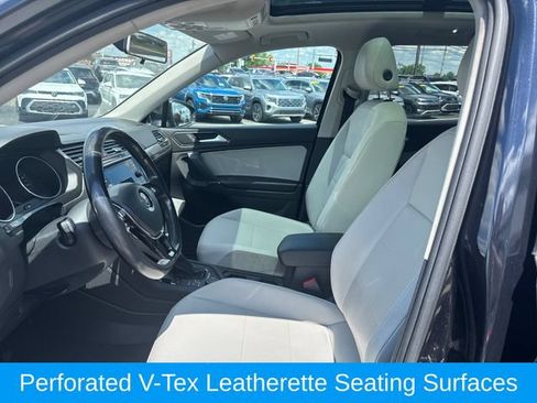 Used 2018 Volkswagen Tiguan SEL AWD/4WD image 9