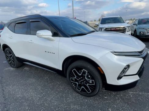 Used 2023 Chevrolet Blazer RS w/ Driver Confidence II Package image 3