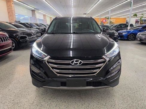 Used 2016 Hyundai Tucson Limited w/ Option Group 03 FWD image 3
