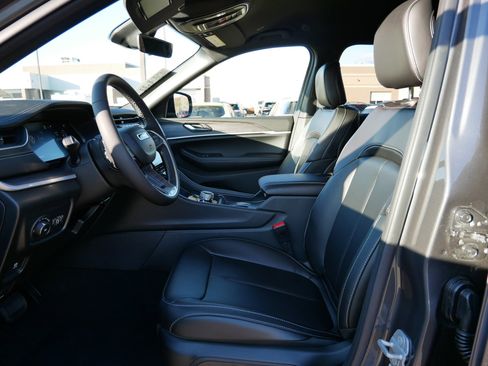 New 2025 Jeep Grand Cherokee L Limited image 6