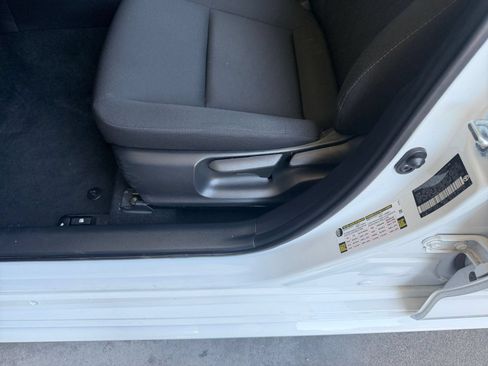Used 2025 Toyota Corolla LE FWD image 21