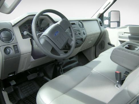 Used 2010 Ford F250 Lariat AWD/4WD image 4