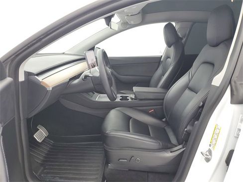 Used 2022 Tesla Model Y Performance image 17