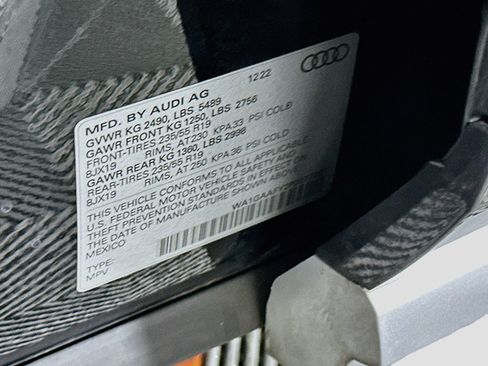 Used 2023 Audi Q5 2.0T Premium w/ Convenience Package AWD/4WD image 12