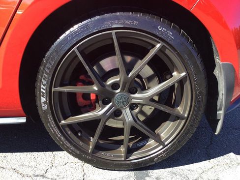 Used 2017 Volkswagen GTI SE image 27