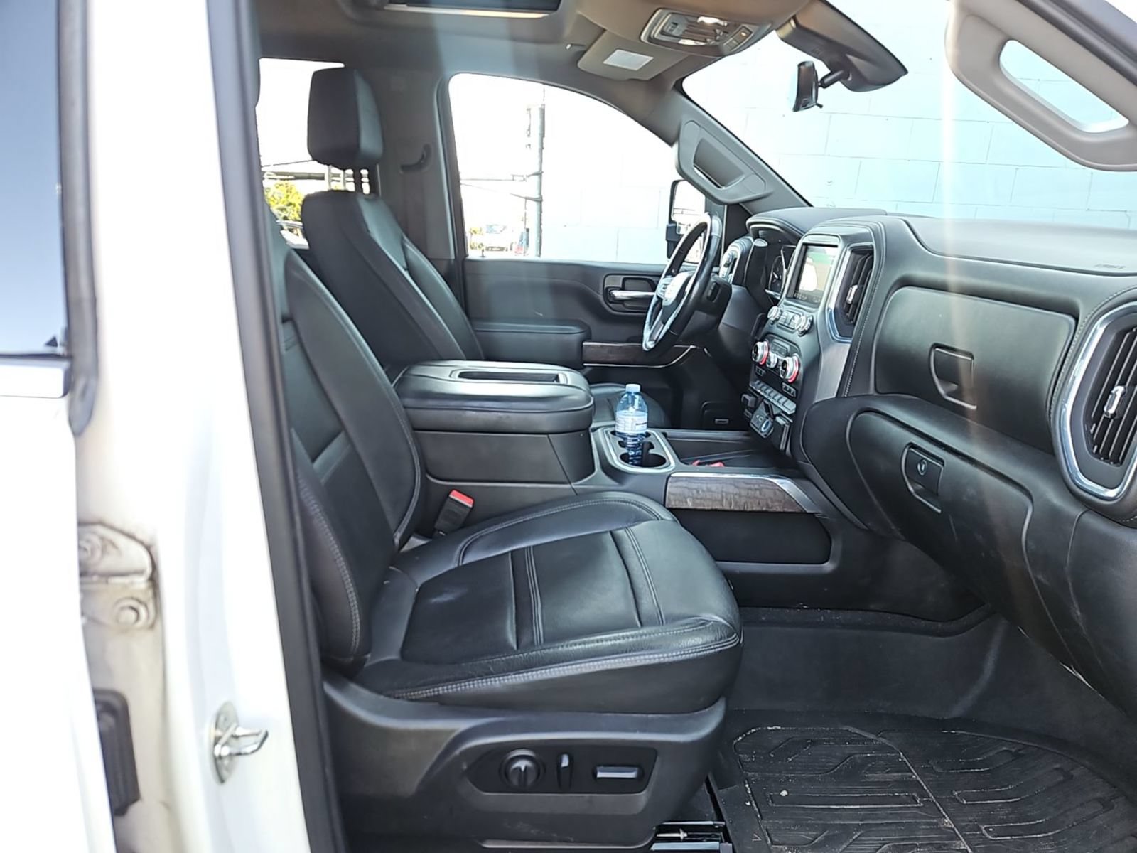Used 2020 GMC Sierra 2500 Denali w/ Denali Ultimate Package AWD/4WD image 8