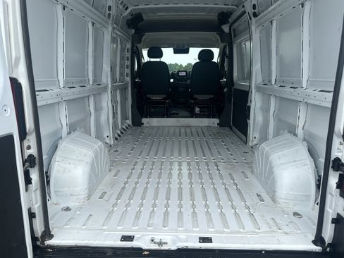 Used 2026 RAM ProMaster 2500 w/ Convenience Group FWD image 17