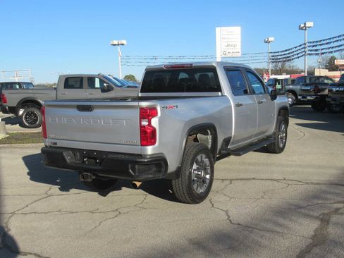 Used 2022 Chevrolet Silverado 2500 Custom w/ Custom Convenience Package image 7