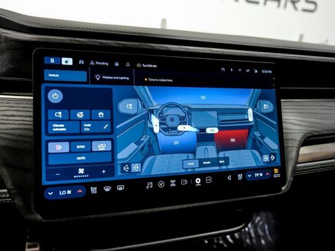 Used 2023 Rivian R1S Adventure image 25