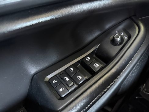 Used 2023 Jeep Grand Cherokee Laredo AWD/4WD image 20