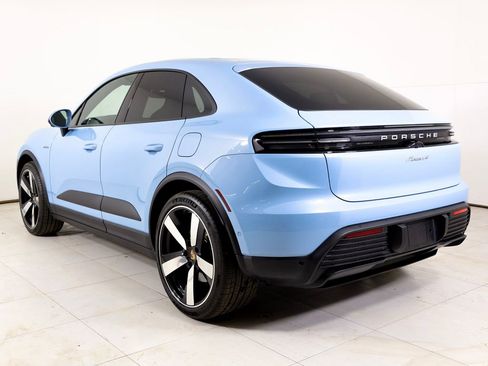 New 2026 Porsche Macan 4 Electric image 3