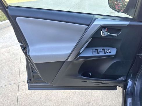 Used 2017 Toyota RAV4 XLE image 20