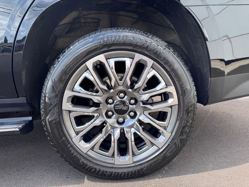 Used 2024 GMC Yukon Denali Ultimate image 32