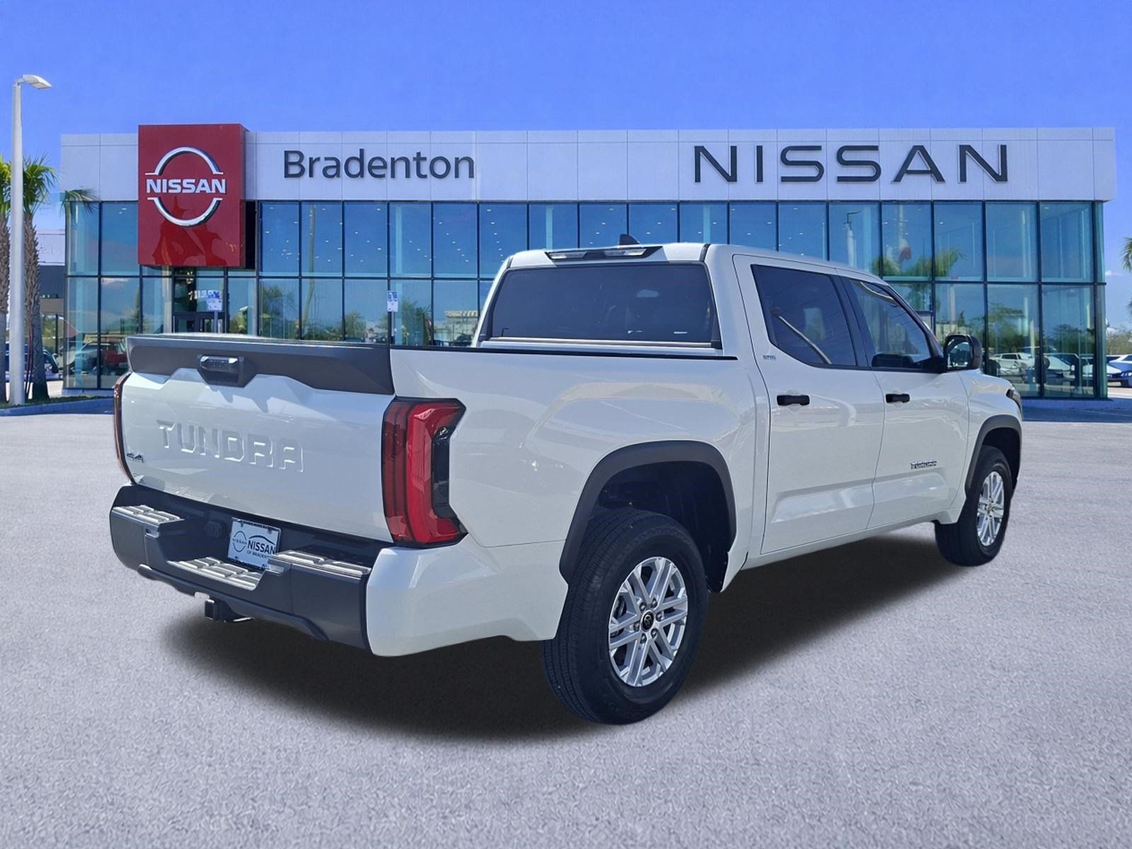 Used 2022 Toyota Tundra SR5 AWD/4WD image 5