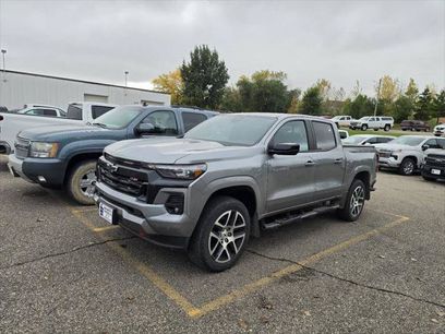 Used 2024 Chevrolet Colorado Z71 w/ Z71 Convenience Package 2