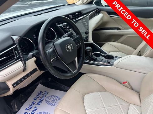 Used 2019 Toyota Camry XLE image 24