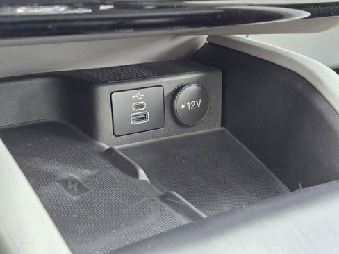New 2024 Ford Escape SE w/ PHEV Premium Package image 29