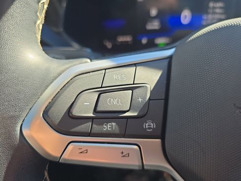 Used 2022 Volkswagen Taos SE image 23