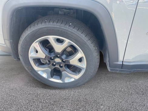 Used 2019 Jeep Compass Limited AWD/4WD image 12