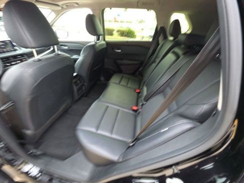 Used 2023 Nissan Rogue SV w/ SV Premium B Package image 25