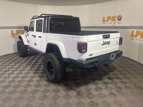 Used 2021 Jeep Gladiator Willys image 10