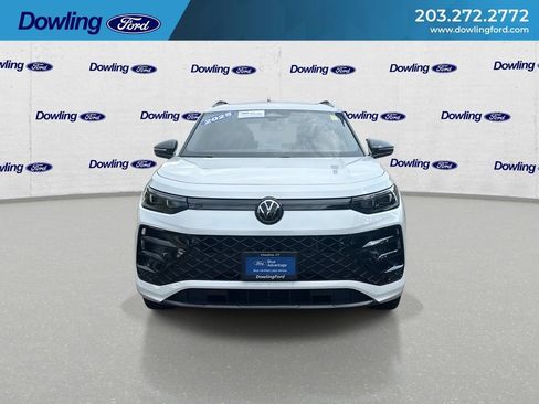 Used 2025 Volkswagen Tiguan SE R-Line AWD/4WD image 3