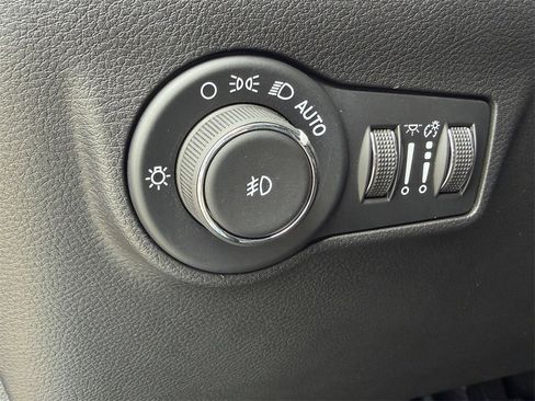 New 2026 Jeep Compass Latitude image 18