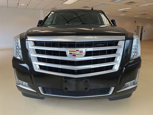 Used 2019 Cadillac Escalade Luxury AWD/4WD image 5