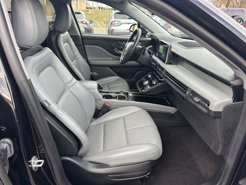 Used 2021 Lincoln Corsair AWD w/ Premium Package image 15