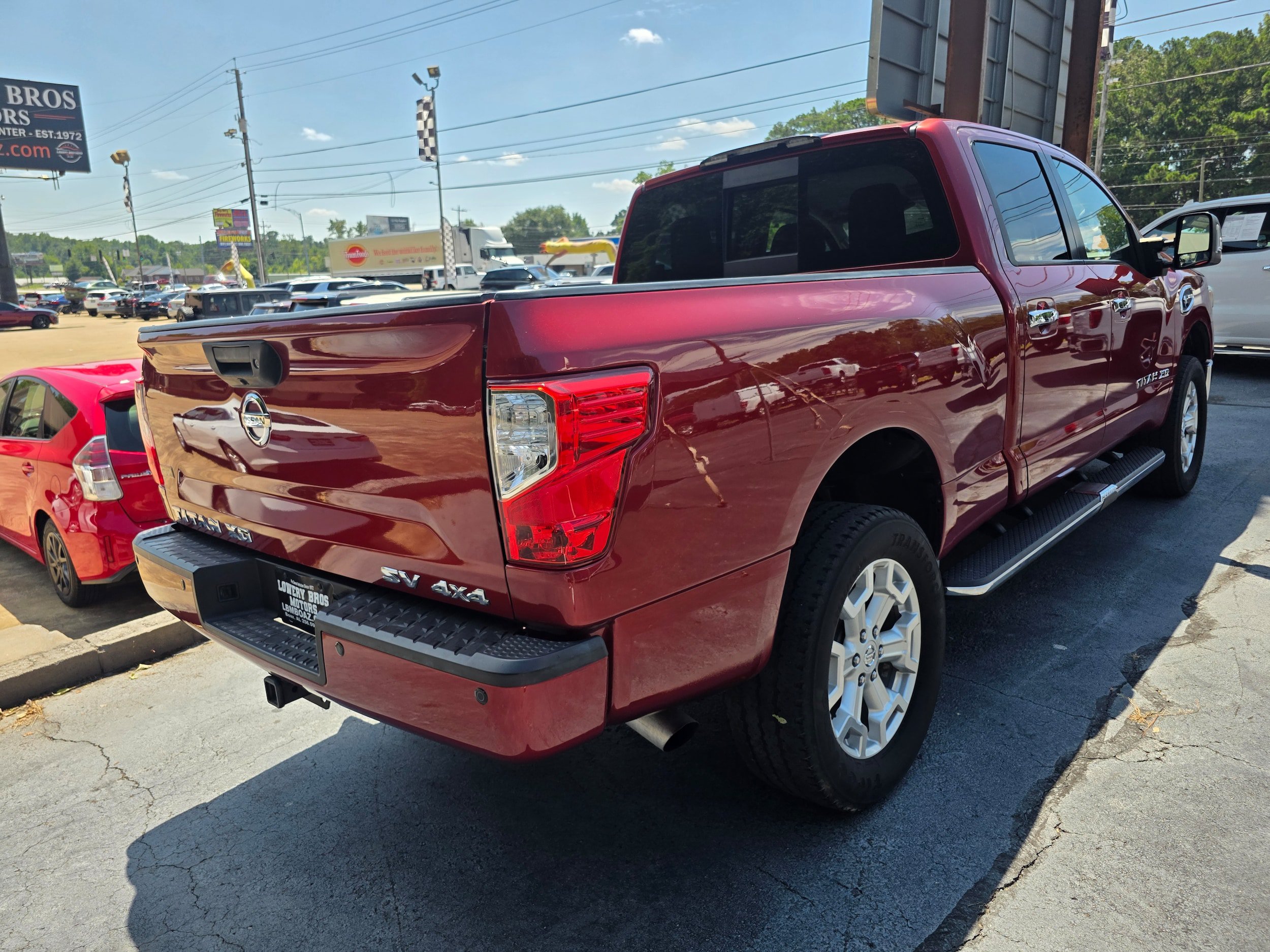 Used 2016 Nissan Titan SV AWD/4WD image 5