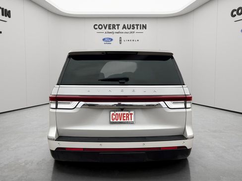 Used 2024 Lincoln Navigator L Reserve image 4