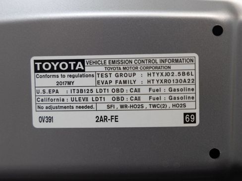 Used 2017 Toyota RAV4 LE w/ Carpet Mat Package FWD image 36